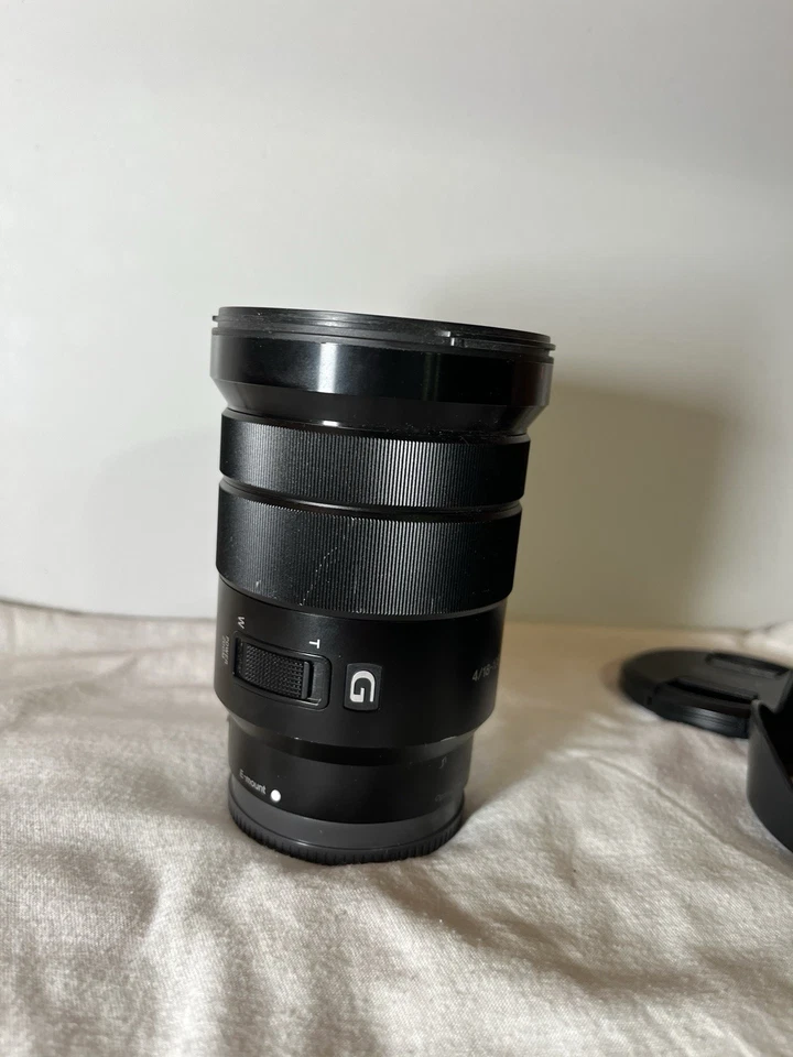 Lente Sony Serie G 18-105 mm f/4 OSS para montura E con parasol y filtro Foto 4 de 4