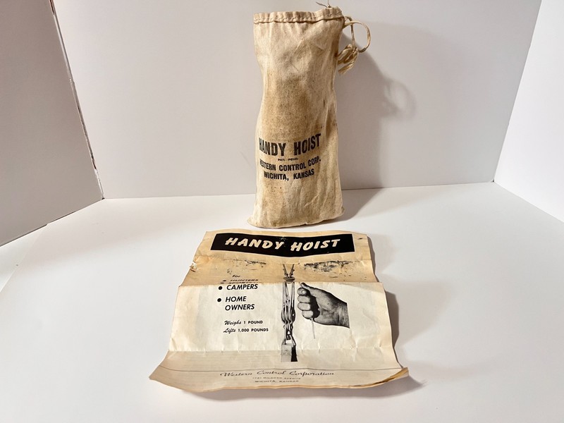 VINTAGE HANDY HOIST FOR HUNTERS & CAMPERS LIFTS 1,000 POUNDS READ PAPERS 1940's