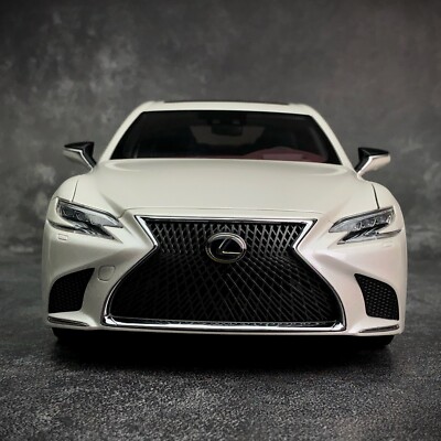 Autoart 1/18 Lexus LS500 LS500H Limousine open close car model