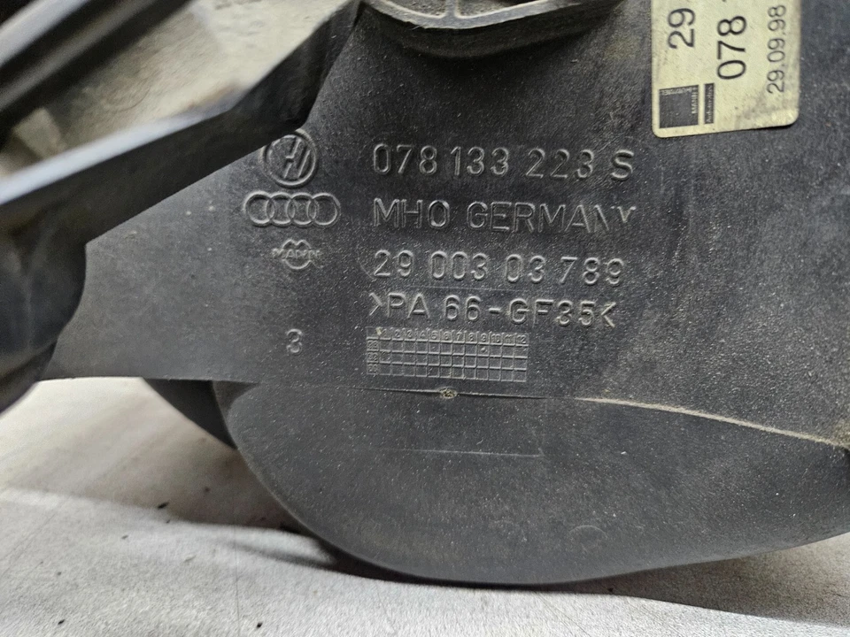 AUDI A6 QUATTRO 1998-2001 2,8 L - Colector de admisión 078133151AM Foto 4 de 4