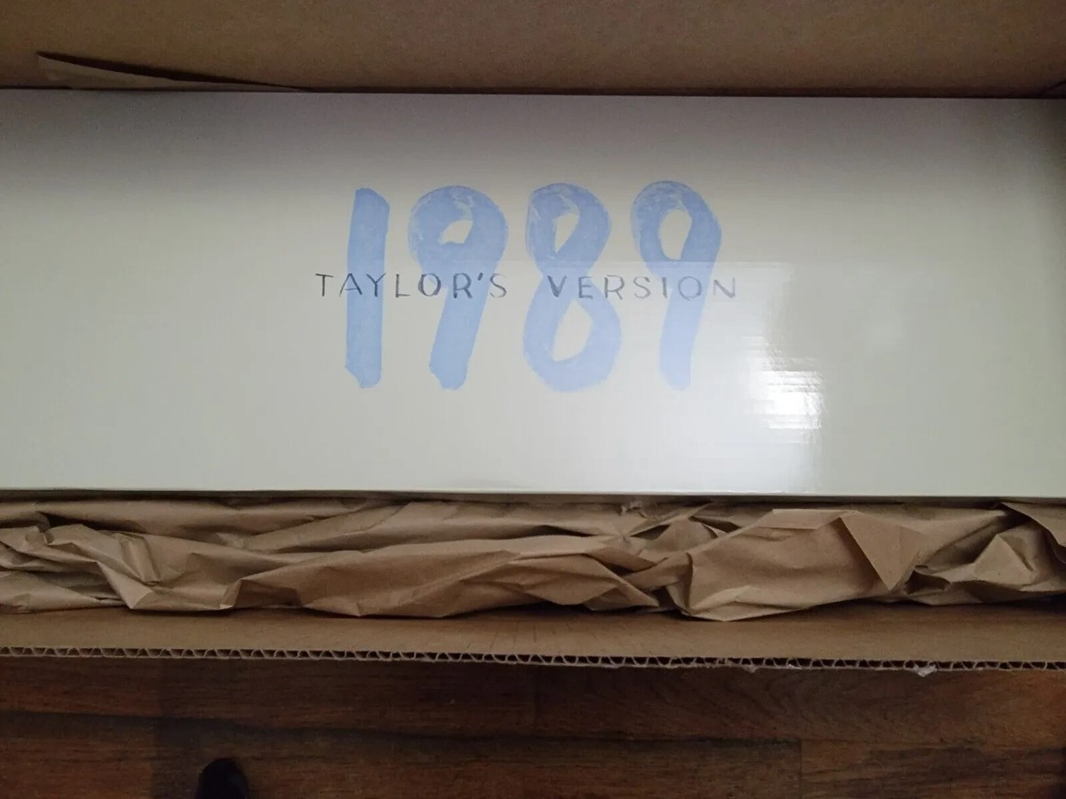 1989 (Taylor's Version) Film Strip Vinyl Display Shelves (IN HAND