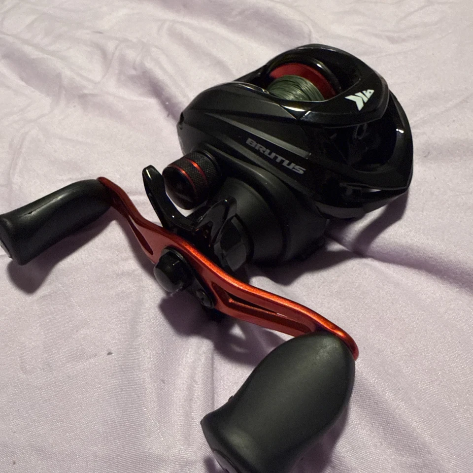 Carrete de pesca KastKing Brutus 6:3:1 Baitcastting para mano izquierda Baitcasting Foto 2 de 4