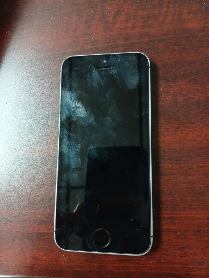 Apple iPhone SE Space Grey A1662 UNTESTED For Parts Only - Image 2 of 2