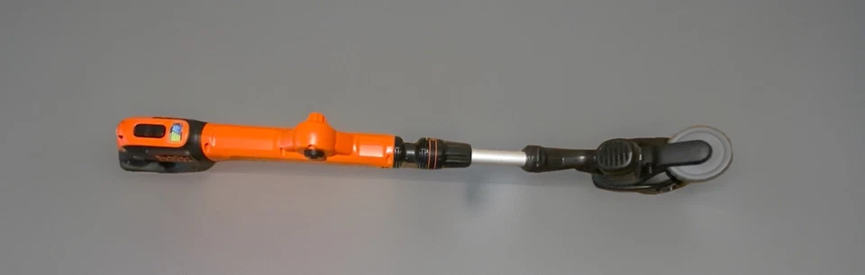 Black & Decker LSTE523 20V MAX 12" Cordless String Trimmer/Edger Kit - Image 3 of 4