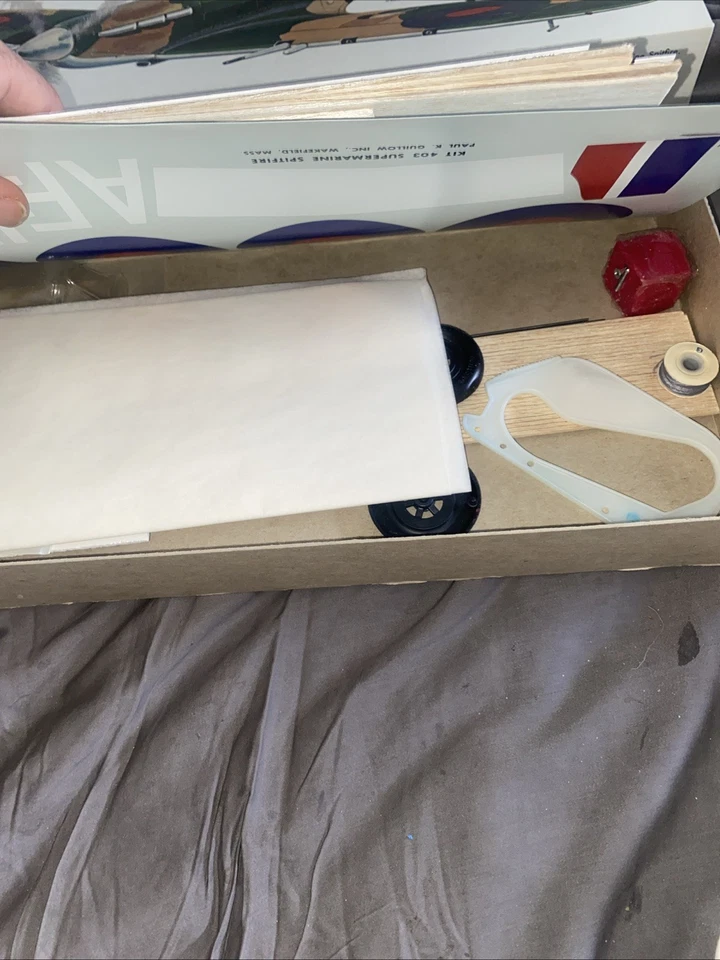 27-5/8" SUPERMARINE SPITFIRE WW2 Fighter Balsa Model Airplane Kit Guillow's 403 - Image 4 of 4