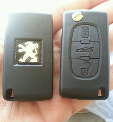 Clé PLIP Peugeot 407 télécommande ASK 433MHZ idéale pour sécuriser vos trajets en famille