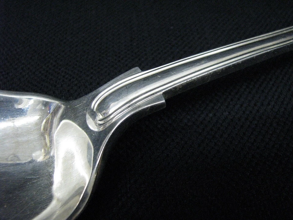 Antigua cuchara de relleno con patrón de rey inglés de 13" con sellos antiguos plateados Foto 4 de 4