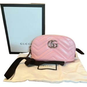 Authentique pochette cosmétique Gucci GG Marmont couleur rose cuir matelassé Italie avec boite