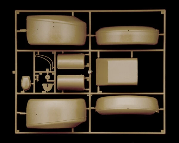 Kdf. 1 Typ 82 Kubelwagen 1:9 ITA7405 - italeri modellismo - Immagine 4 di 4