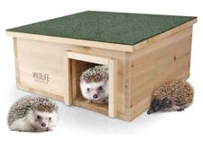WILDLIFE FRIEND | Large Hedgehog House Winter Festival With Wooden Floor