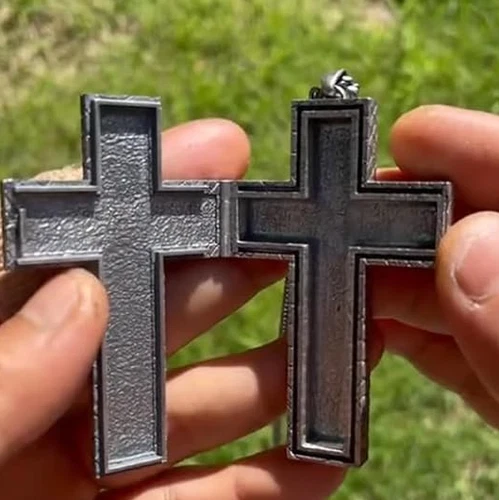 🎁Squid Game Thanos Cross Necklace, With Secret Compartment Inside Pendant New - Picture 5 of 7