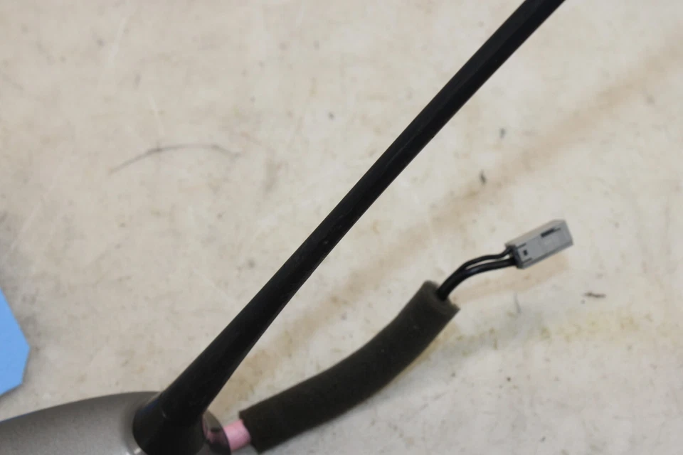 Antena convertible Nissan 370z 2010-2012 (K51) OEM KV19 Foto 3 de 4