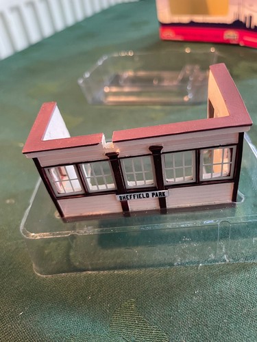 Bachmann 44-092 Scenecraft OO Gauge Sheffield Park Signal Cabin Building NEW - Picture 2 of 5