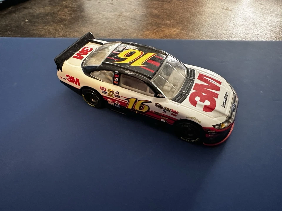 Ford Fusion 2012 Greg Biffle #16 3M 1/64 Roush Fenway Racing Foto 2 de 4