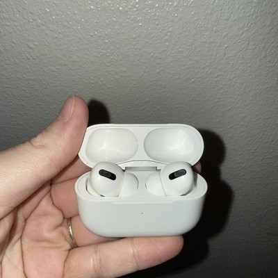 Apple AirPods (1st Generation) In-Ear Headsets with Charging Case