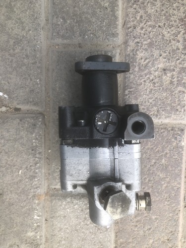 BMW E32 750i/ iL Hydraulic Power Steering Vane Pump 1092086 ZF 130 Bar - Picture 3 of 12