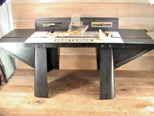 CRAFTSMAN #171.254830 40-1/2"X 14"X 14" ALUMINUM TOP ROUTER TABLE PRE-OWNED