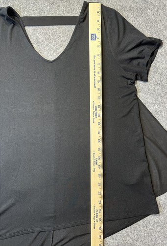 Top nudo Lisa Rinna con dettaglio flutter manica corta asimmetrica nero piccolo - Foto 7 di 10