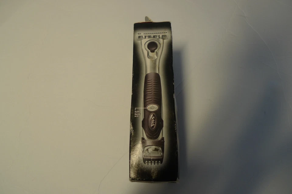 Brand NEW Schick Quattro Titanium Razor W/Trimmer edging blade 93003000 Sealed - Image 2 of 4
