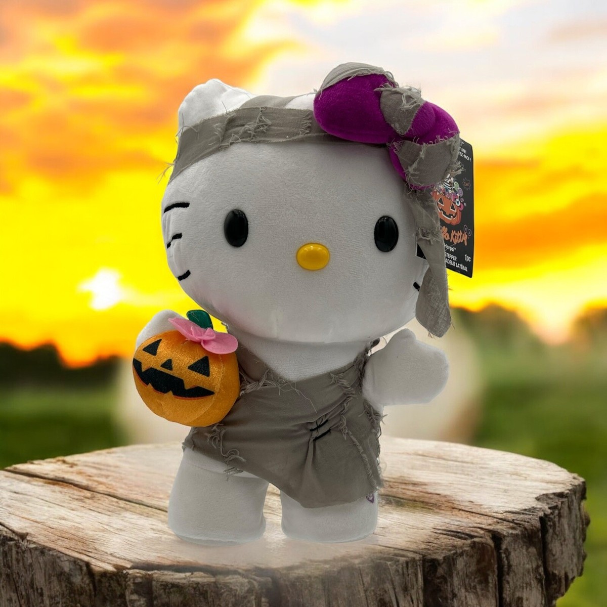 NWT NEW HELLO KITTY MUMMY PLUSH Halloween Greeter Side