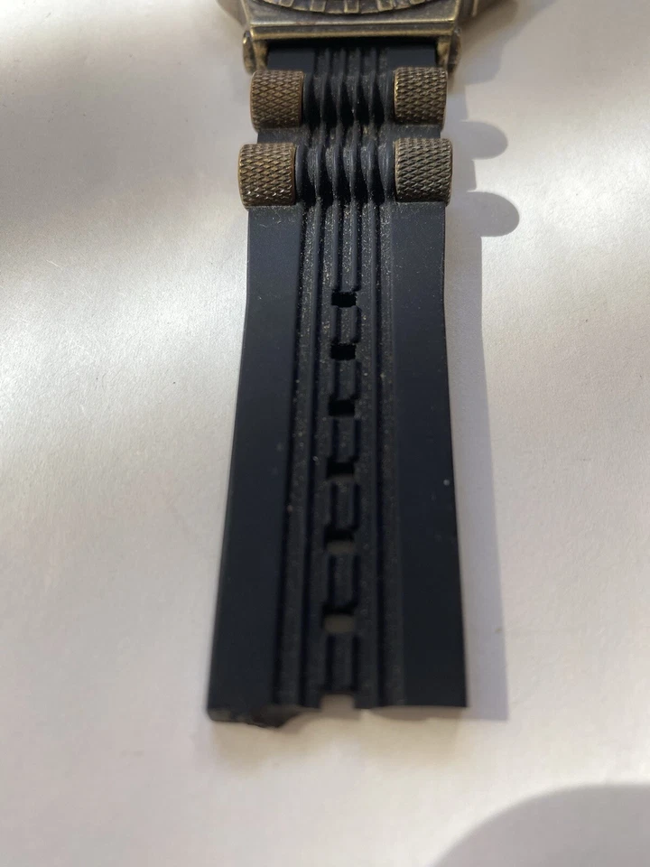 Reloj The Legend of Zelda Hyrule Triforce 2018 Bullet Band. Banda rota Foto 4 de 4