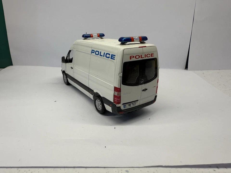 Code 3 Conversion? 1:43 Merc Sprinter (Unfinished) PLEASE READ DESCRIPTION - Image 3 of 3