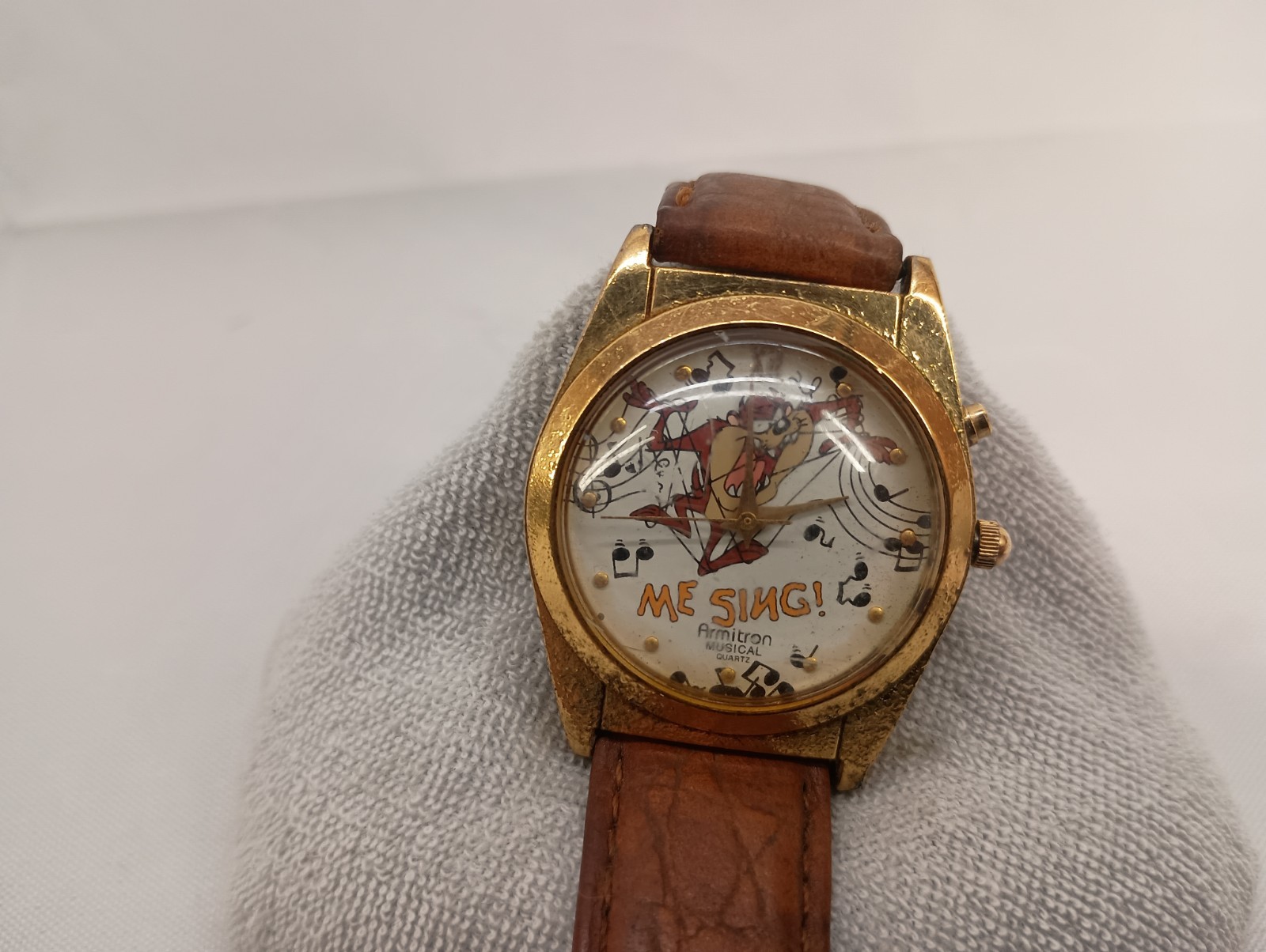 Vtg Armitron Taz Tasmanian Devil Musical Watch Women 32mm Gold Tone UNTESTED