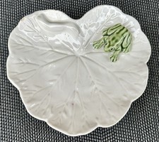 Bordallo Pinheiro Portugal White Water Lily Leaf Frog Plate Trinket Dish