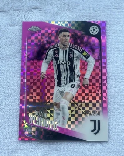 DUSAN VLAHOVIC 2025-26 Topps Chrome UCC #175 PINK X-FRACTOR /250 Juventus