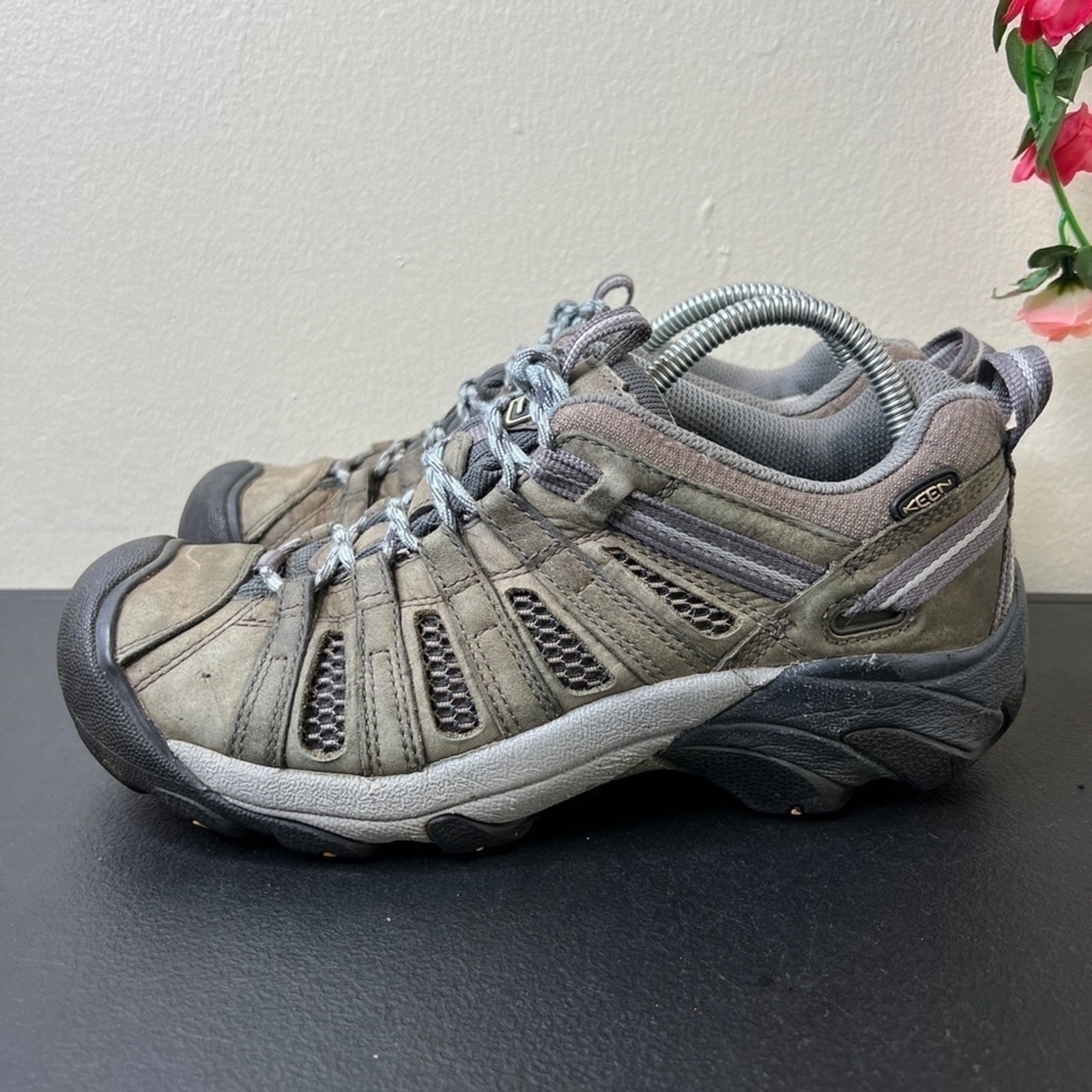 Scarpe da trekking Keen Voyageur marrone ventilato 9 WP pelle 5258 CHSB