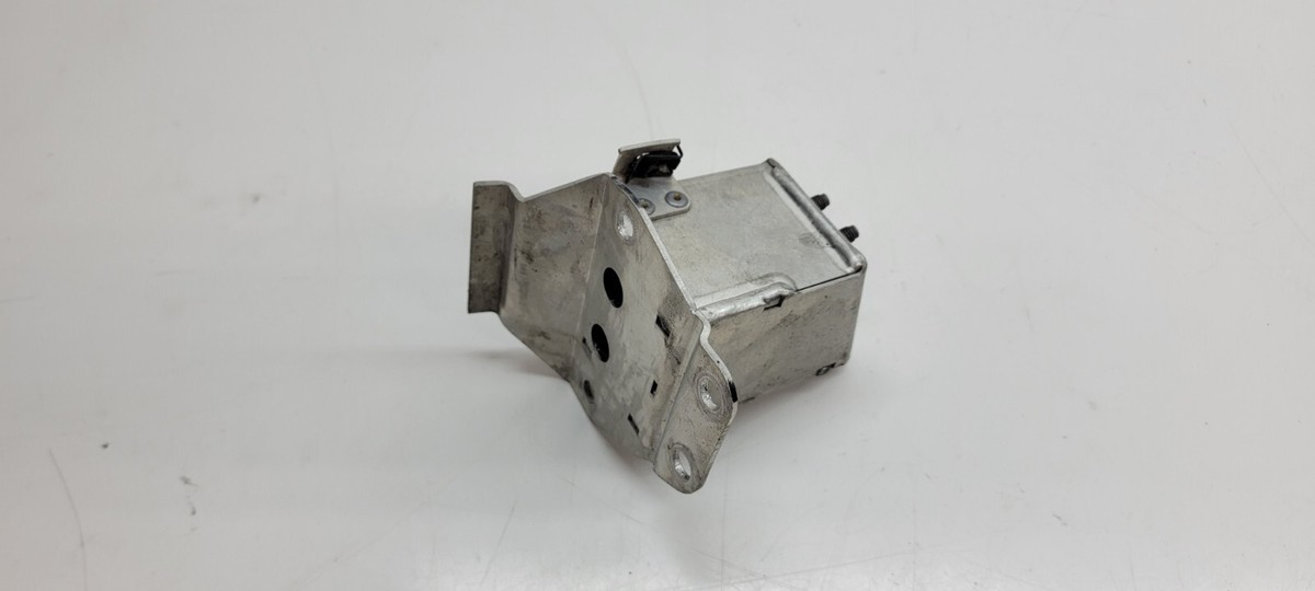 LAMBORGHINI HURACAN FRONT LEFT LOWER FRAME MOUNTING BRACKET OEM 