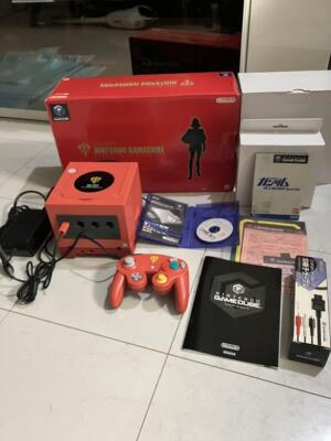 Nintendo NINTENDO GAMECUBE GAMECUBE シャア… Amazon | ニンテンドーゲームキューブ シャア専用BOX【メーカー