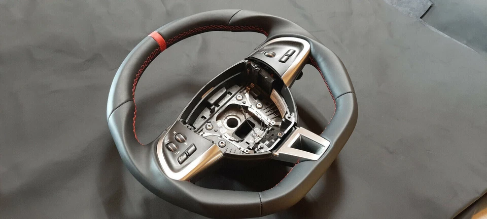 Volante Jaguar XF XK nuevo cuero fondo plano costuras rojas Foto 2 de 4