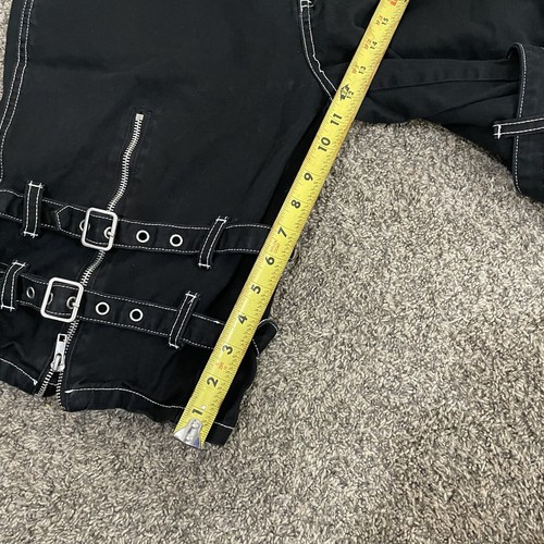 Men's Shorts Hot Topic 32 Black Cargo Buckle Grommet Straps Bondage Goth Punk - Picture 3 of 8