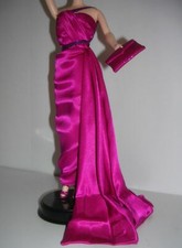 Barbie Marilyn Monroe CÓMO CASARSE CON UN MILLONARIO Conjunto de Vestido Magenta SIN MUÑECA