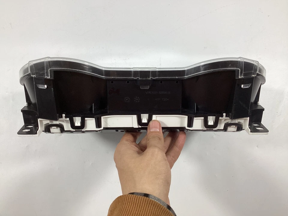 Cuadro de instrumentos velocímetro Nissan Máxima 2016-2019 248104RA1A OEM. Foto 3 de 4