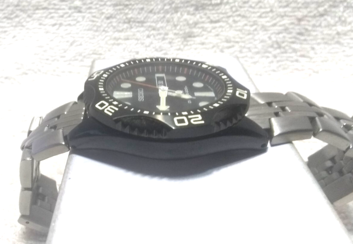 SEIKO ソーラー腕時計　VD158 Seiko Solar Divers Men Watch V158-0AE0 Day Date 200m WR