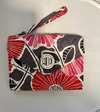Vera Bradley Your Turn Smartphone Wristlet. Cheery Blossoms Pattern. NWT
