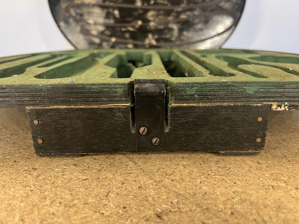 Jaguar MK1 Mk2 Daimler 2.4 3.4 3.8 original anterior a 1960 kit de herramientas vacío/caja de herramientas Foto 2 de 4