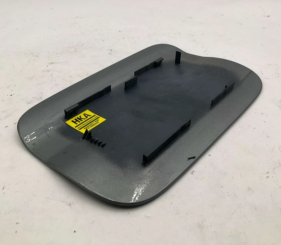 Porta tanque de combustível 2016-2019 BMW 750i fabricante de equipamento original 51177358702 prata escura excelente fabricante de equipamento original - Imagem 3 de 4