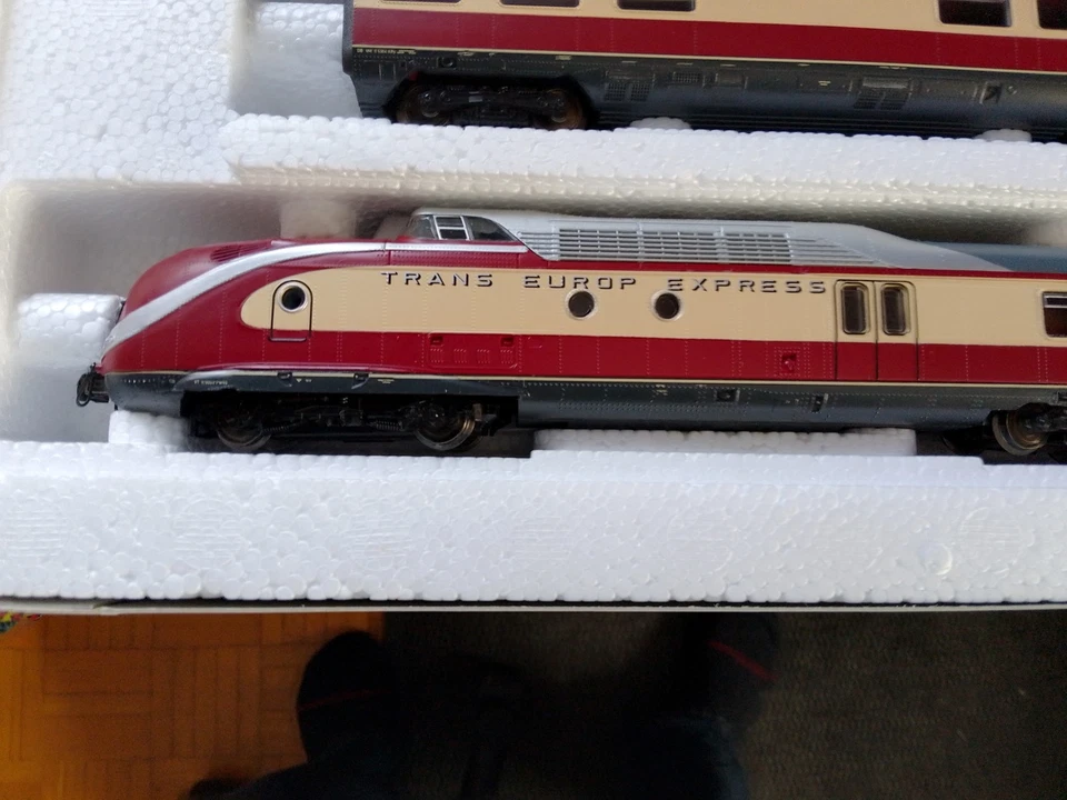 Roco H0 43011 TEE Dieseltriebzug BR 601 in OVP und neuwertig unbenutzt. - Bild 4 von 4