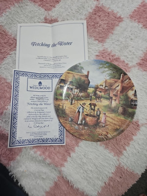 Wedgwood Limited Edition Sammelteller mit Papieren Holt The Water