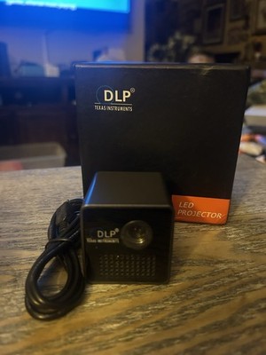 P1S Pico MobilePhone Linux System 40 ANSI Lumens Smart Mini Pocket DLP Projector