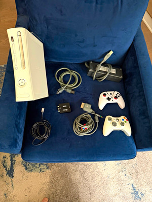Microsoft Xbox 360 Console Bundle w/ Controllers Power Supply A/V