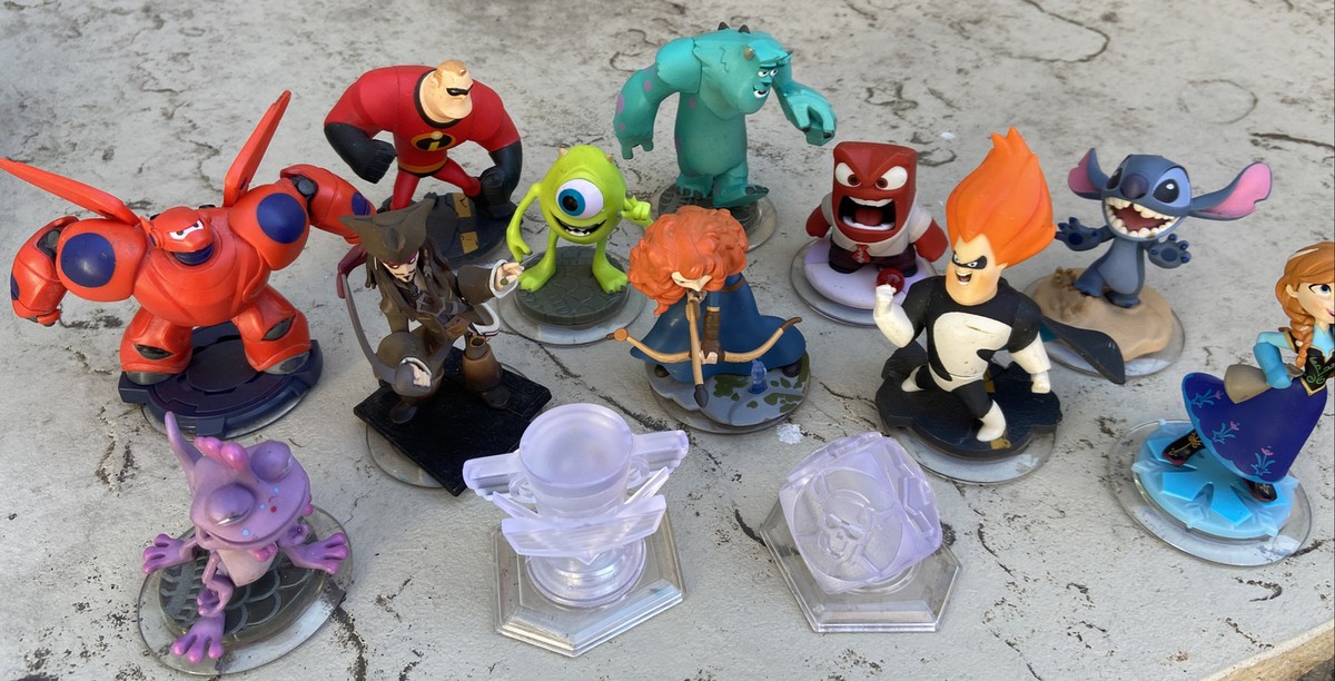 Disney Infinity Lot Of 11 Figures 2 Crystals Monsters Inc
