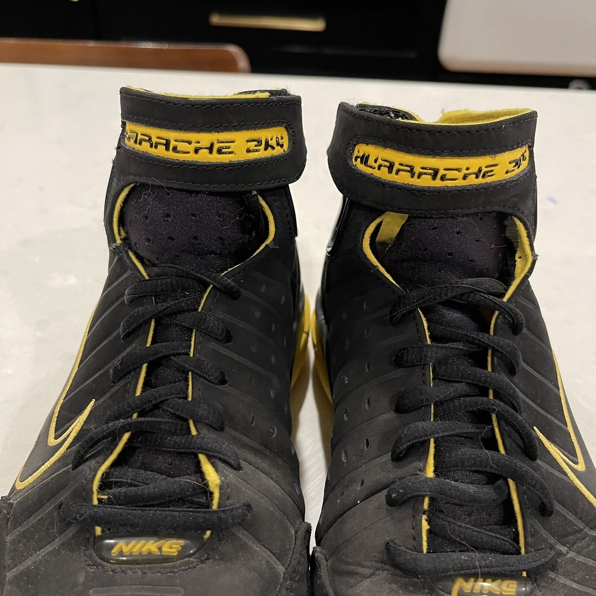 Size 9 - Nike Air Zoom Huarache 2K4 Black Maize for sale
