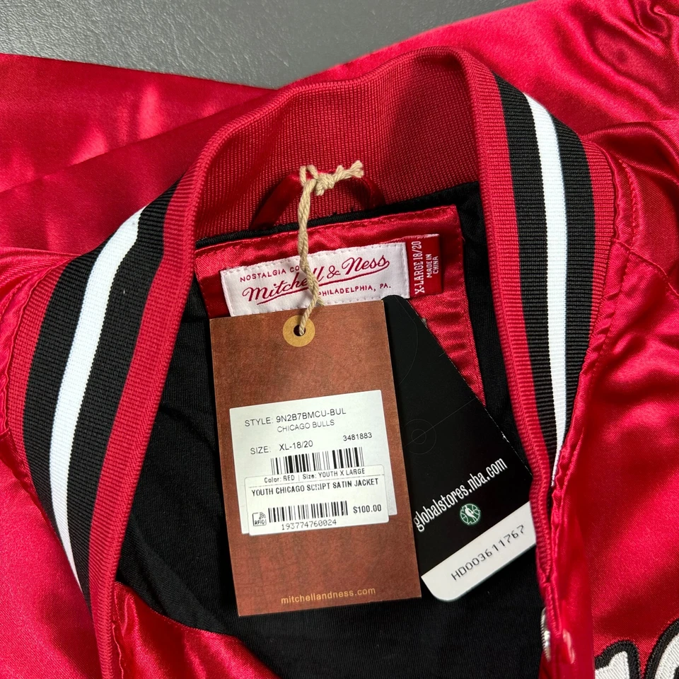 Chaqueta de satén Mitchell & Ness 100 % auténtica de los Chicago Bulls talla juvenil XL 18/20 Foto 2 de 4