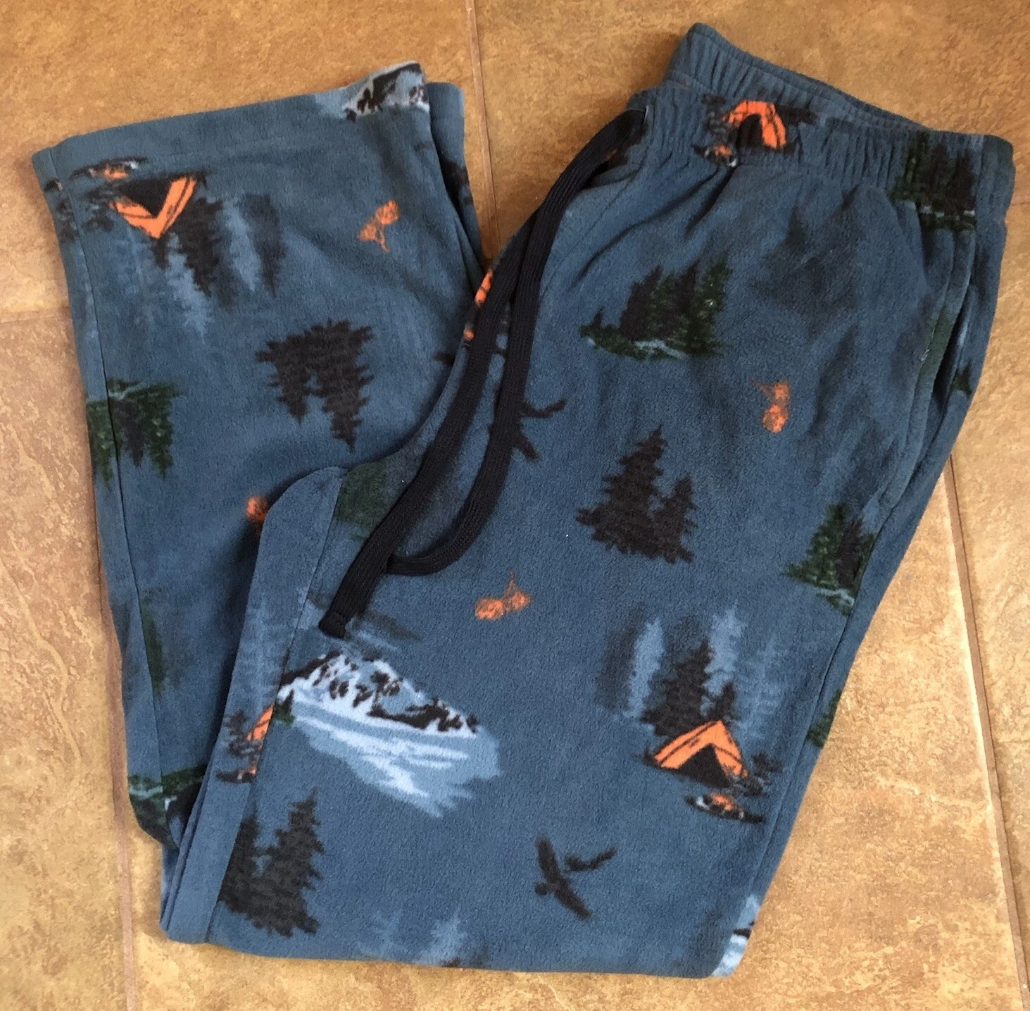 ✨ New Sonoma Men’s LARGE Fleece BLUE pajama PJ Lounge Pants, Camping Tree Print✨
Opens in a new wind