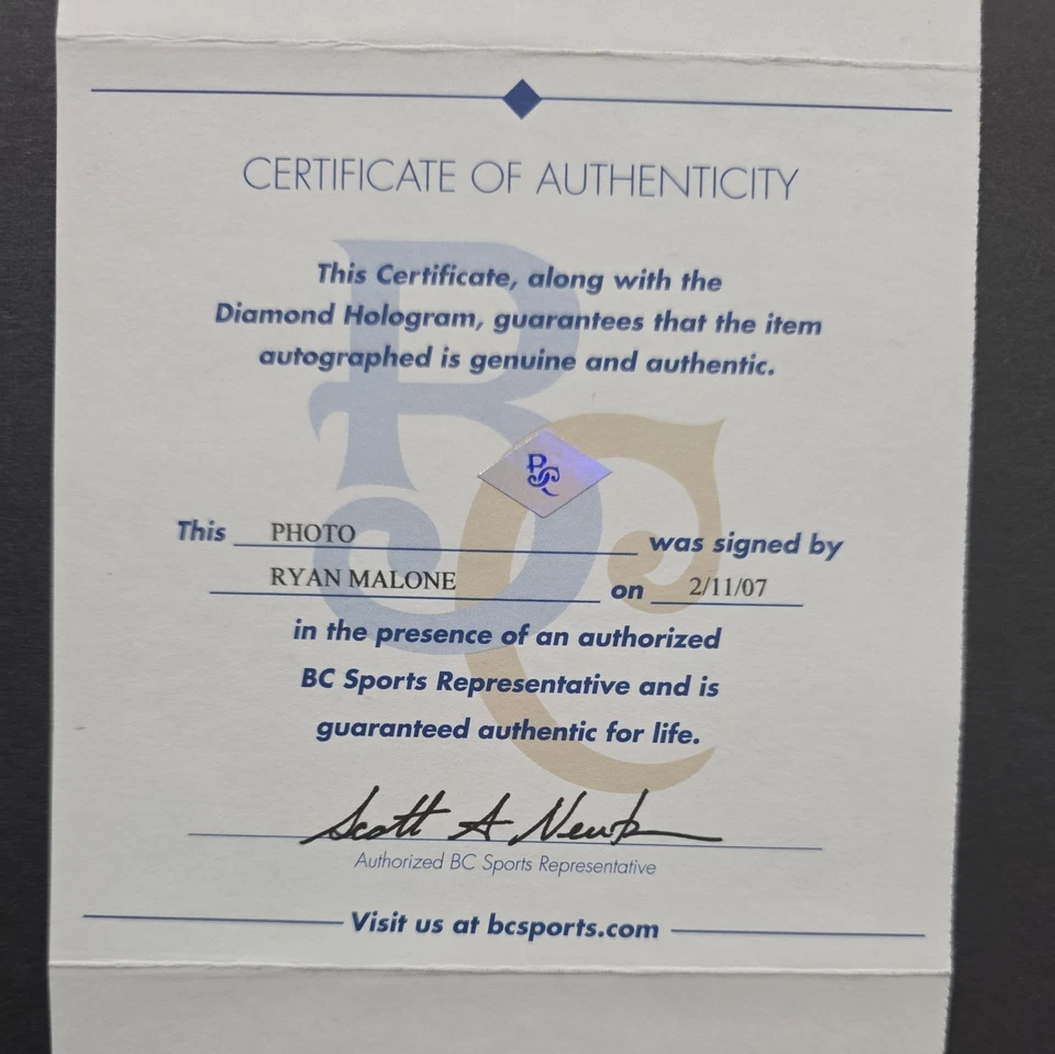 Фотография Райана Мэлоуна с автографом в рамке подлинная - Изображение 4 из 4