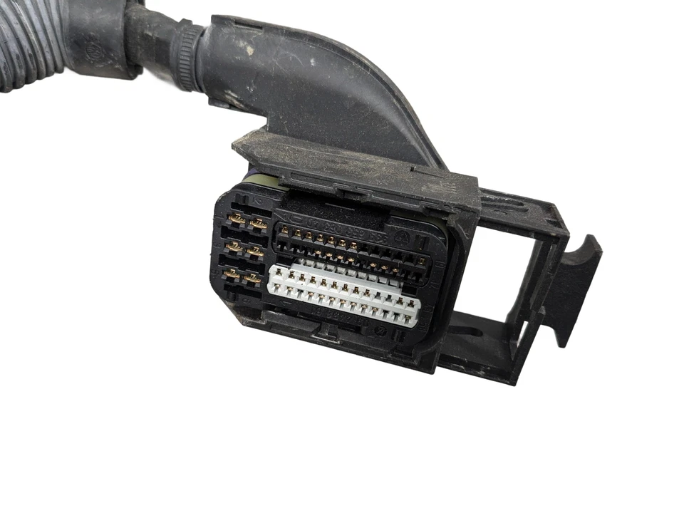 Arnés de cables y conector para capó interior Porsche Cayenne 2011-2014 OEM Foto 3 de 4